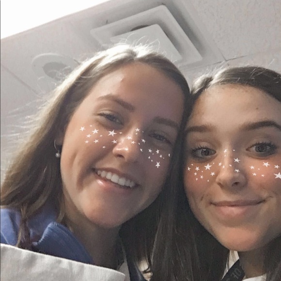 Profile Picture of Ashtyn Neighbours (@ashtyn1014) on Poshmark