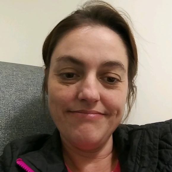 Profile Picture of Tonya Gallier (@totogallier) on Poshmark