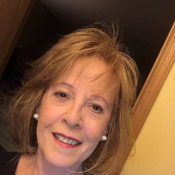 Profile Picture of Diane Thomas coskey (@red49fox) on Poshmark