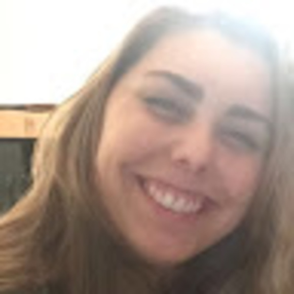 Profile Picture of Sara Erlichman (@saraerlichma401) on Poshmark