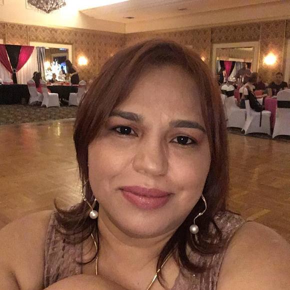 Profile Picture of Minely Pichardo (@minelypichardo) on Poshmark