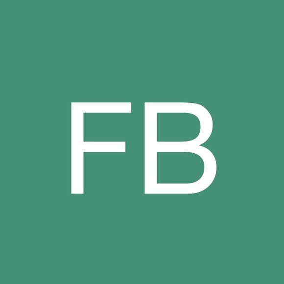 Profile Picture of Farah Bassyouni (@fbassyou) on Poshmark