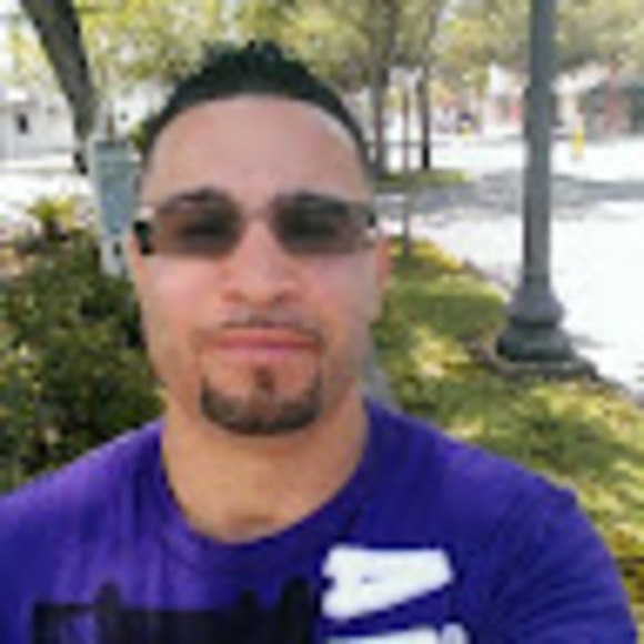 Profile Picture of Brian Miranda (@brmirand1) on Poshmark