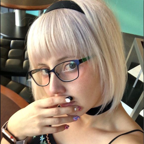 Profile Picture of Leona Vannatter (@leviathanhugs) on Poshmark