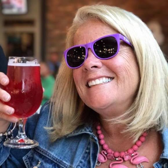 Profile Picture of Dawn Eads (@dawneads) on Poshmark