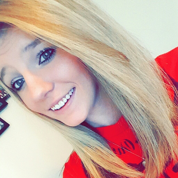 Profile Picture of Alissa Haney (@alissalynn18) on Poshmark