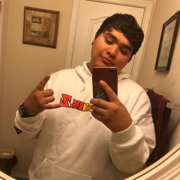 Profile Picture of Joe Gutierrez (@joegutierrez107) on Poshmark