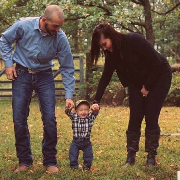 Profile Picture of Connor Williams (@connorhelen) on Poshmark