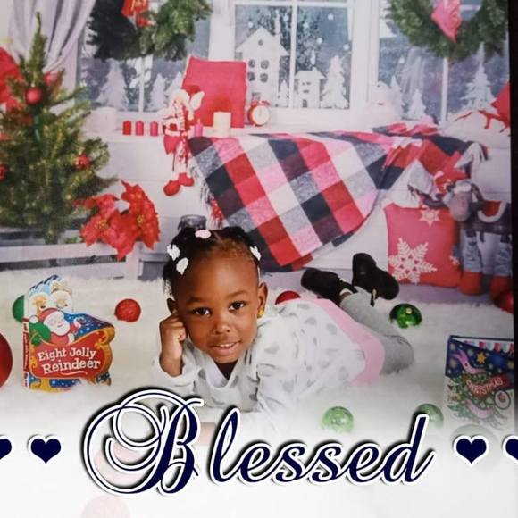 Profile Picture of Chavalaluvnme Favors (@chavalaloves) on Poshmark