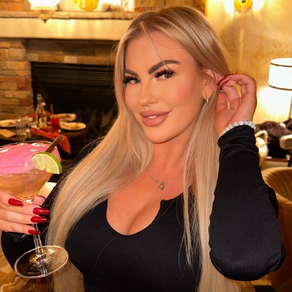 Ivy Ferguson - Poshmark Profile Picture of Ivy Ferguson (@ivy_ferguson) on Poshmark