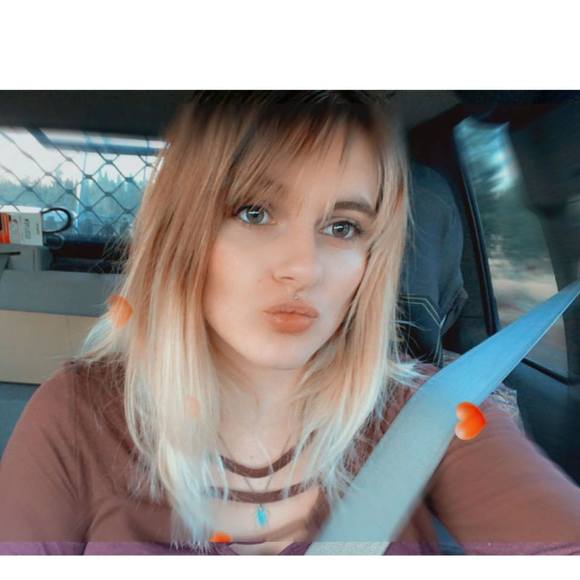 Profile Picture of Hailey Werner (@haileykaywerner) on Poshmark