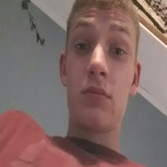 Profile Picture of Andrew Terry (@aterry6) on Poshmark