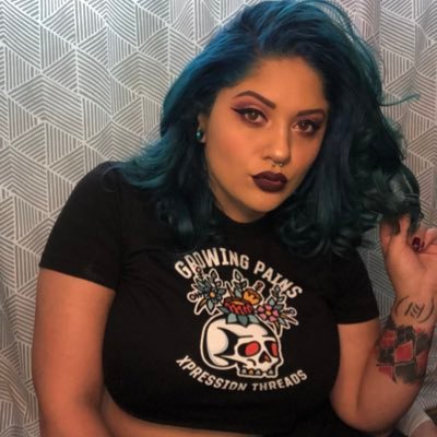 Profile Picture of Heather Stevenson (@ElenaTheBloody) on Twitter