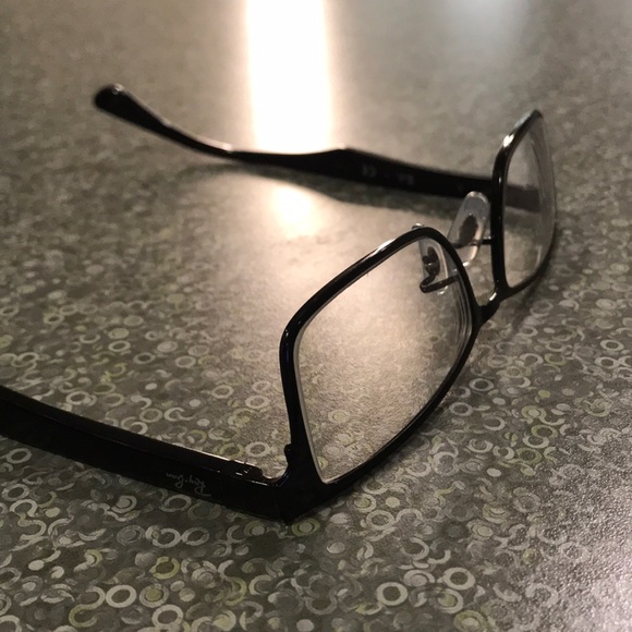 Profile Picture of Kate Lim (@lim19kate) on Poshmark