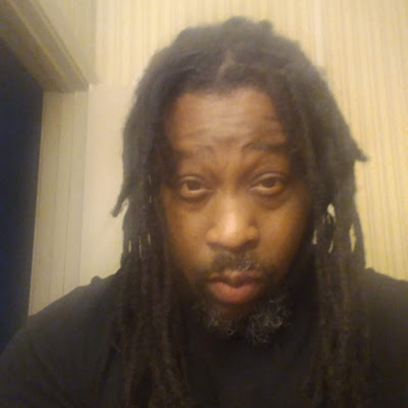 Profile Picture of Derrick Grant (@dg566148) on Poshmark