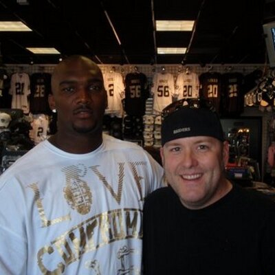 Profile Picture of Derek Knowles (@Drummer8180) on Twitter