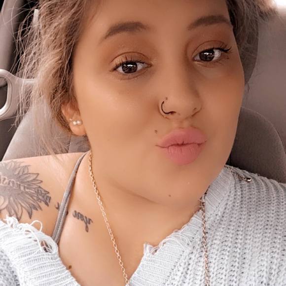 Profile Picture of Emily Bellew (@emilyfaith9500) on Poshmark