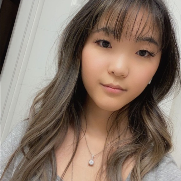 Profile Picture of Min-ju Pak (@minju_pak) on Poshmark