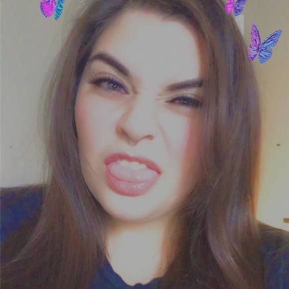 Profile Picture of Lenee Reyes (@leneerey) on Poshmark