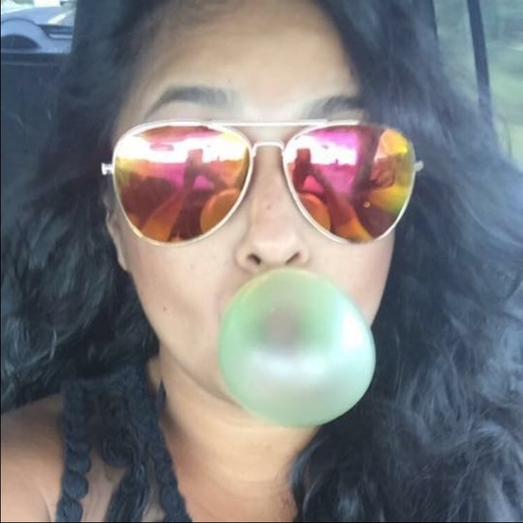 Profile Picture of Lupe Luna (@llupe07) on Poshmark