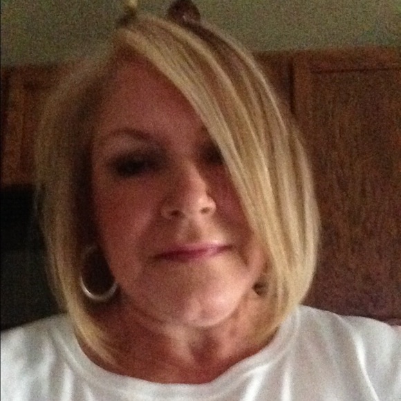 Profile Picture of Stella Pauley hale (@stella1958) on Poshmark