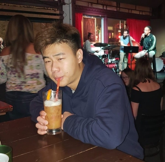 Profile Picture of James Ling (@lingdo) on Poshmark