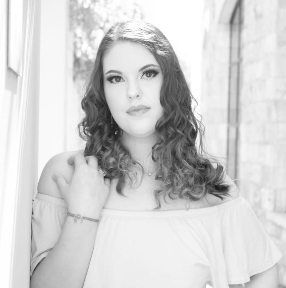 Profile Picture of Mikayla Spidell (@mikaylaspidell1) on Poshmark