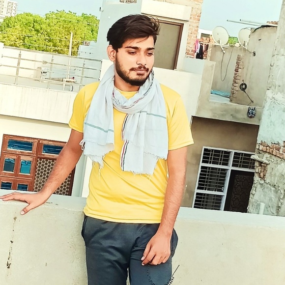 Profile Picture of Rahul Verma (@rahul1807) on Poshmark