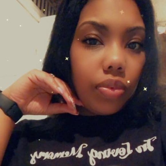 Profile Picture of Shawnetta Hoyle (@shawnetta713) on Poshmark