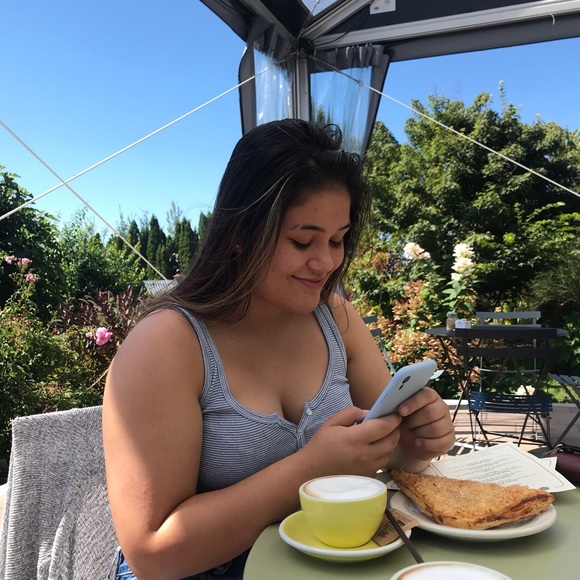 Profile Picture of Amanda Chartier (@amanda_chartier) on Poshmark