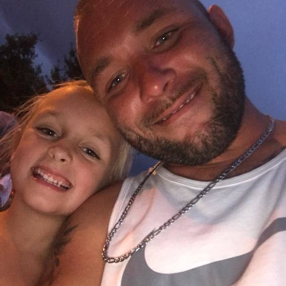 Profile Picture of Evan Wynkoop (@eman51191) on Poshmark