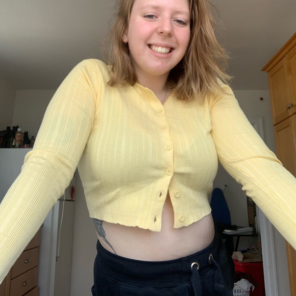 Profile Picture of Amber Clifford (@polarbear625) on Poshmark