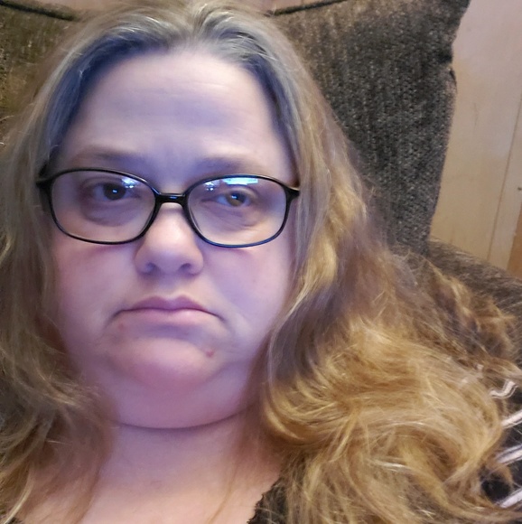 Profile Picture of Helen Barecky (@helenbarecky) on Poshmark