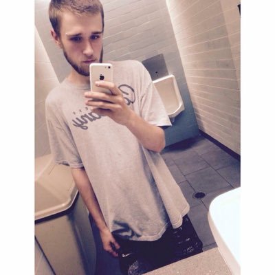 Profile Picture of Alex Brine (@kroniclyBaked) on Twitter