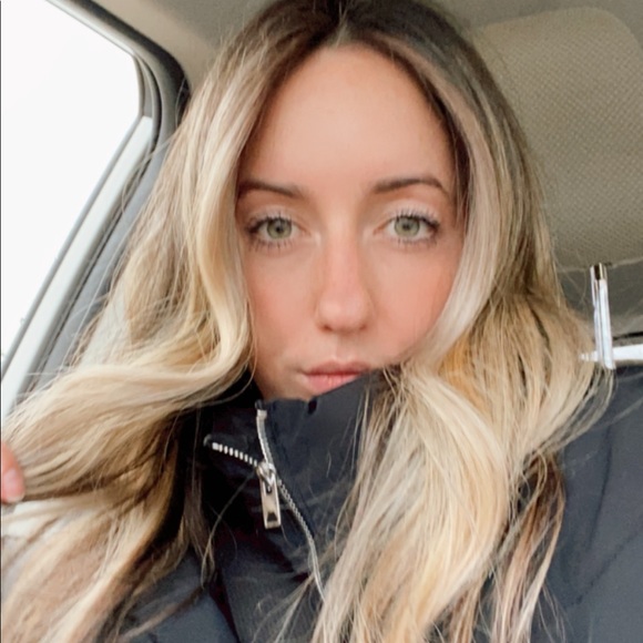 Profile Picture of Kelsey Seiter (@saucy4sale) on Poshmark