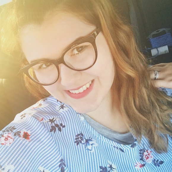 Profile Picture of Erica Starcher (@eestarcher) on Poshmark