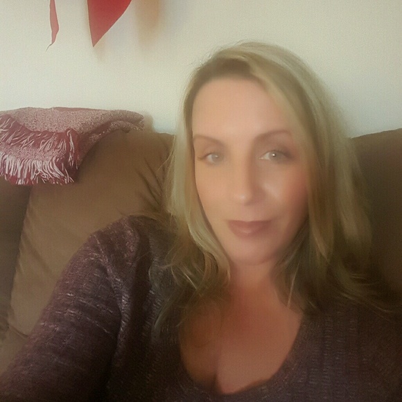 Profile Picture of Danielle Silfies (@danerella73) on Poshmark