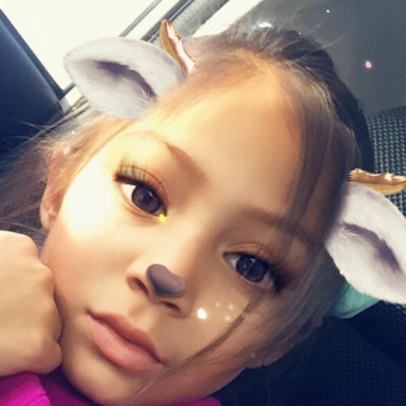 Profile Picture of Leah Ayala (@leahgayala) on Poshmark