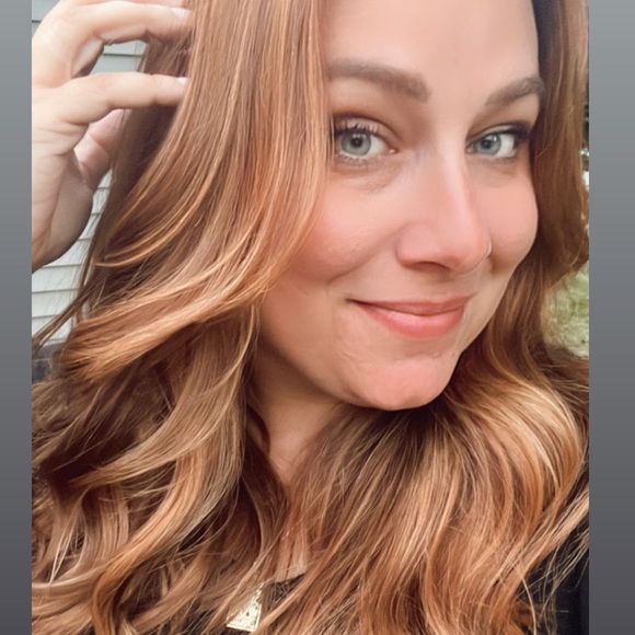 Profile Picture of Karen Schiessl (@kdonovan56) on Poshmark