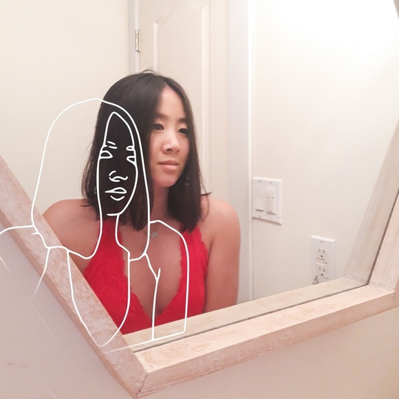 Profile Picture of Line Chavet (@linechavet) on Poshmark