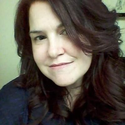 Profile Picture of Jennifer Sharkey (@bluechowchow) on Twitter