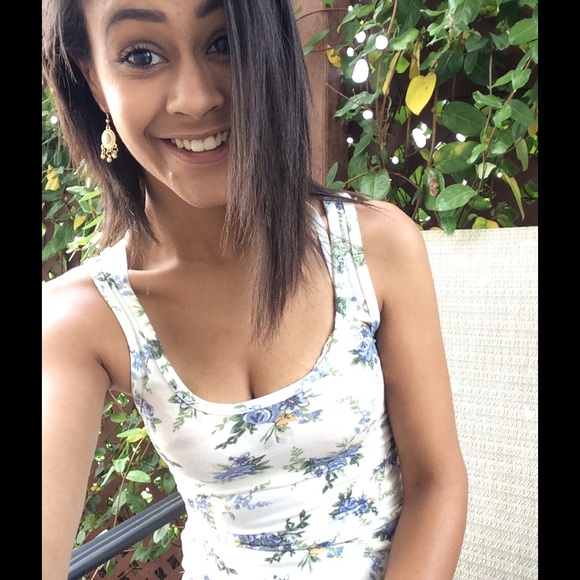 Arielle Arthur - Poshmark Profile Picture of Arielle Arthur (@_aaa8888) on Poshmark