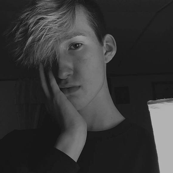 Profile Picture of Cody Kimball (@cody_kimball) on Poshmark