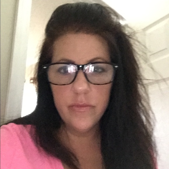 Profile Picture of Penny Lavertue (@pennylav) on Poshmark