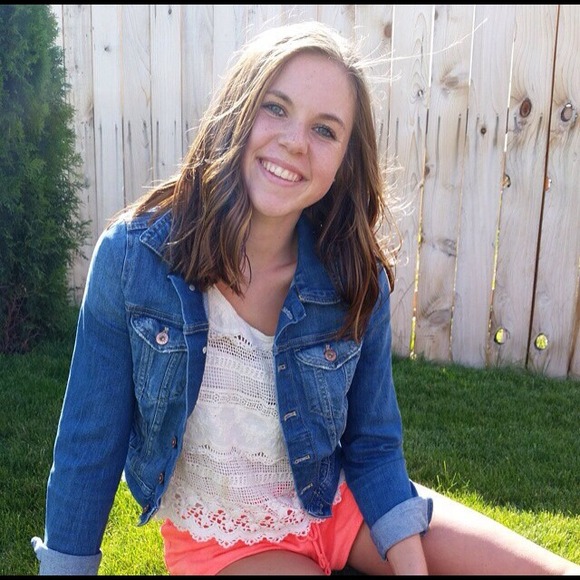 Profile Picture of Tatum Ouren (@tatum_ouren) on Poshmark