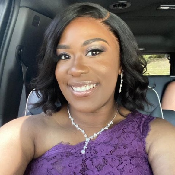 Profile Picture of Joycelyn Mcconnell (@joycelynmcconne) on Poshmark