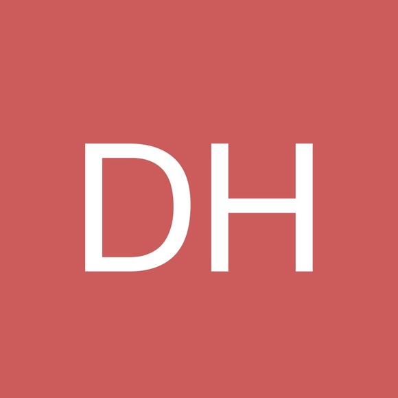 Profile Picture of Debbie Howarth (@kdpmsb6) on Poshmark