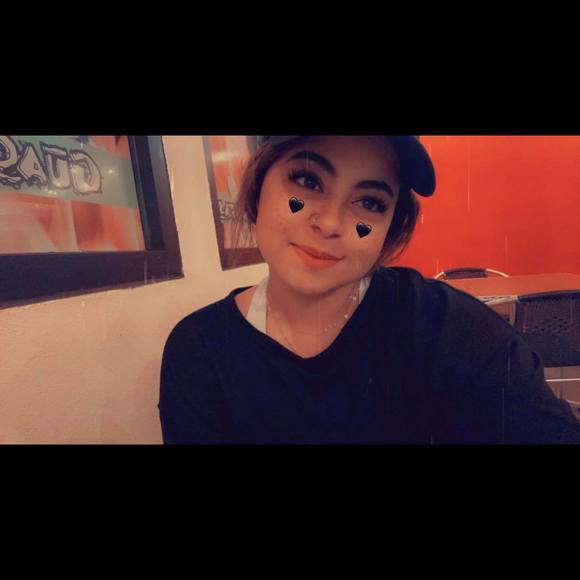 Profile Picture of Samaa S (@samaas) on Poshmark