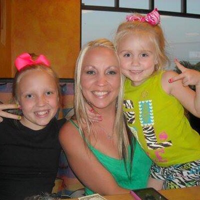 Profile Picture of Mandy Markum (@mandy_markum76) on Twitter