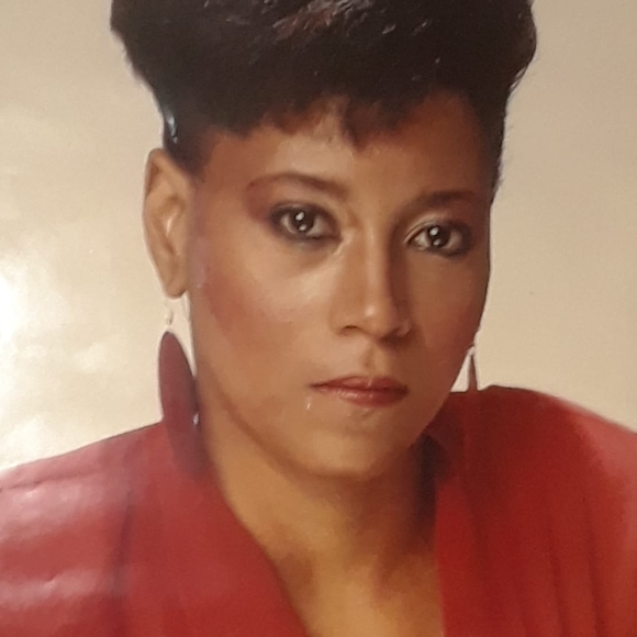 Profile Picture of Jean Bailey (@jeanbailey53) on Poshmark